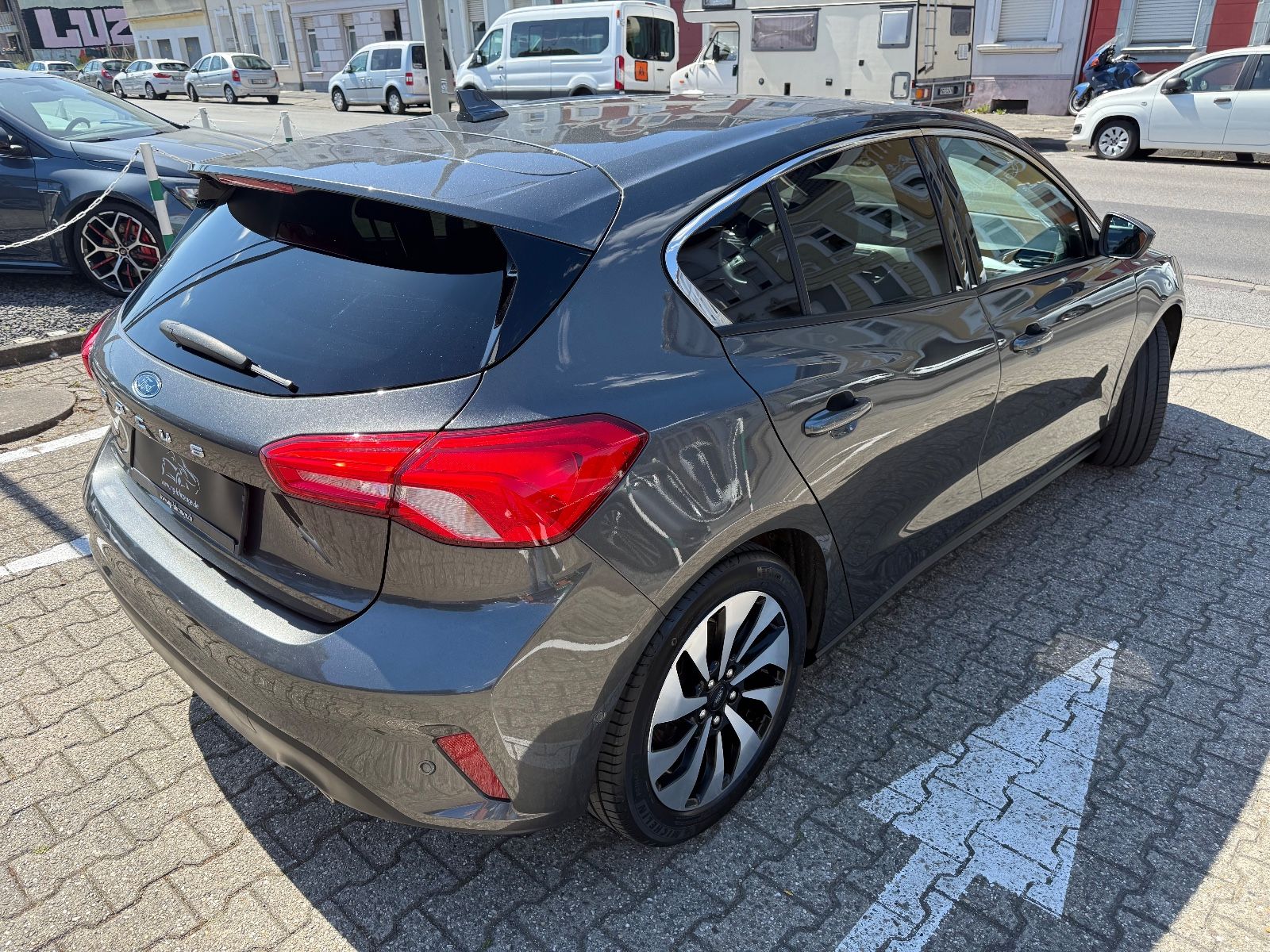 Fahrzeugabbildung Ford Focus Lim. Cool & Connect 1-HD KAMERA LED NAVI