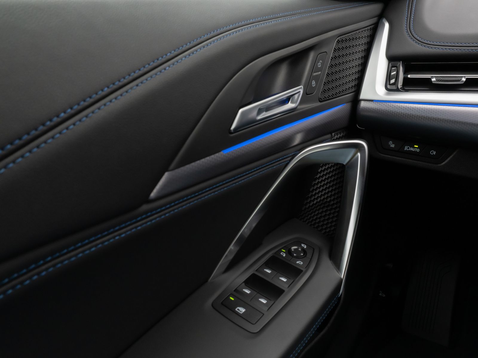 Fahrzeugabbildung BMW iX1 xD30 M Sport Kamera DAB Komfort Fernlichtass