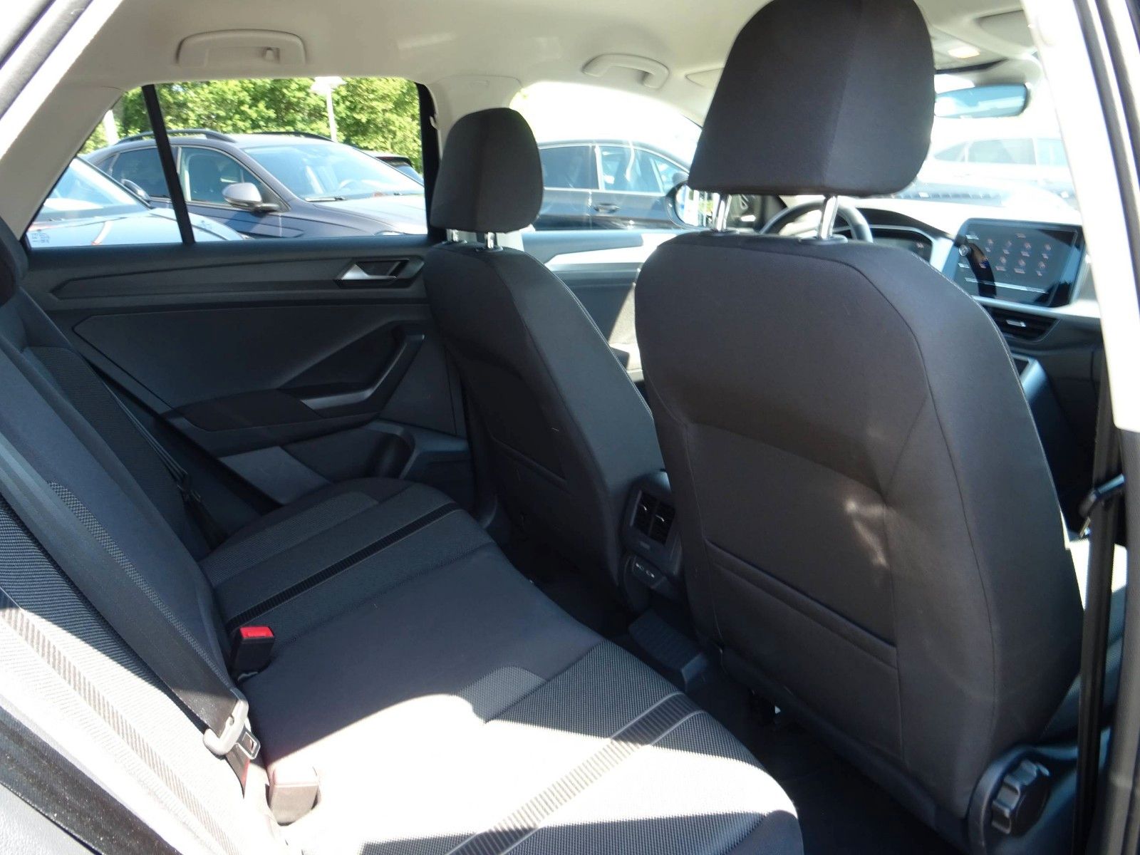 Volkswagen T-Roc 1.0 TSI Life Virt Led Navi/App PDC SHZ foto 22