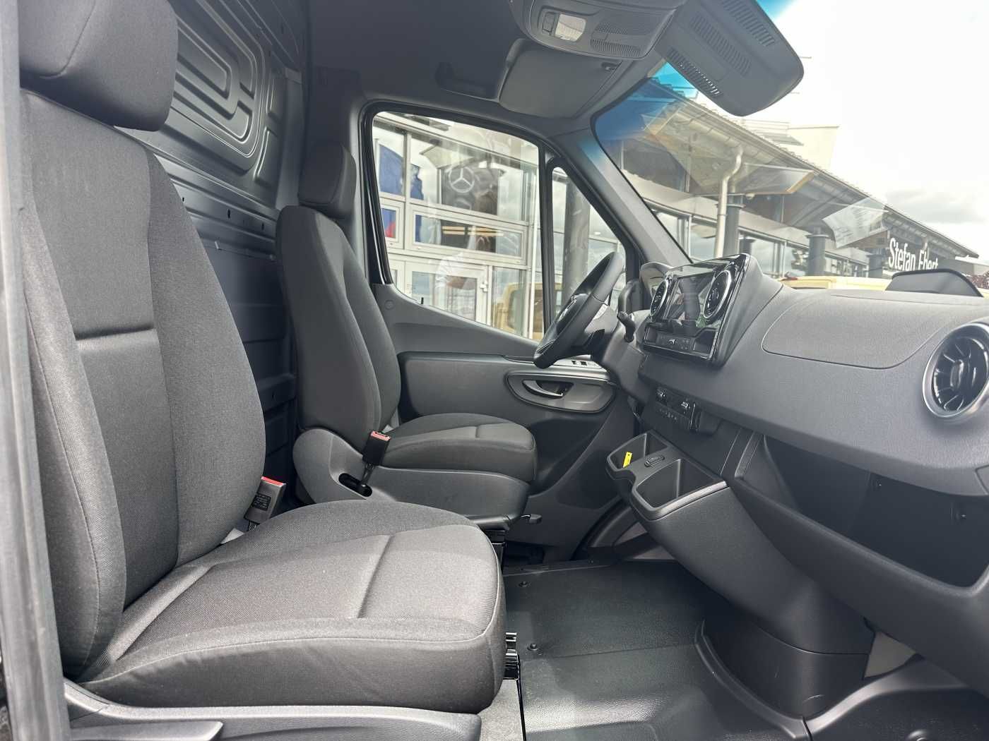 Fahrzeugabbildung Mercedes-Benz Sprinter 319/419 CDI 3665 9G 4x4 Klima Kamera