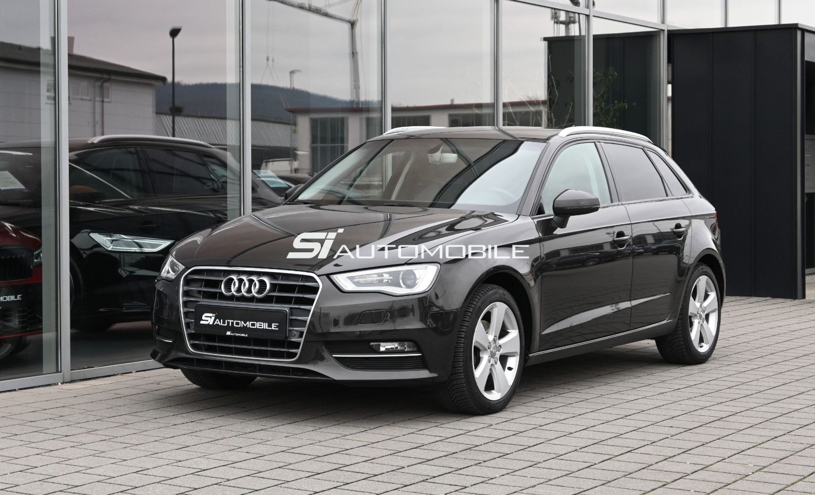 Fahrzeugabbildung Audi A3 1.4 TFSI Sportback S tro. Ambition °AHK°NAVI°