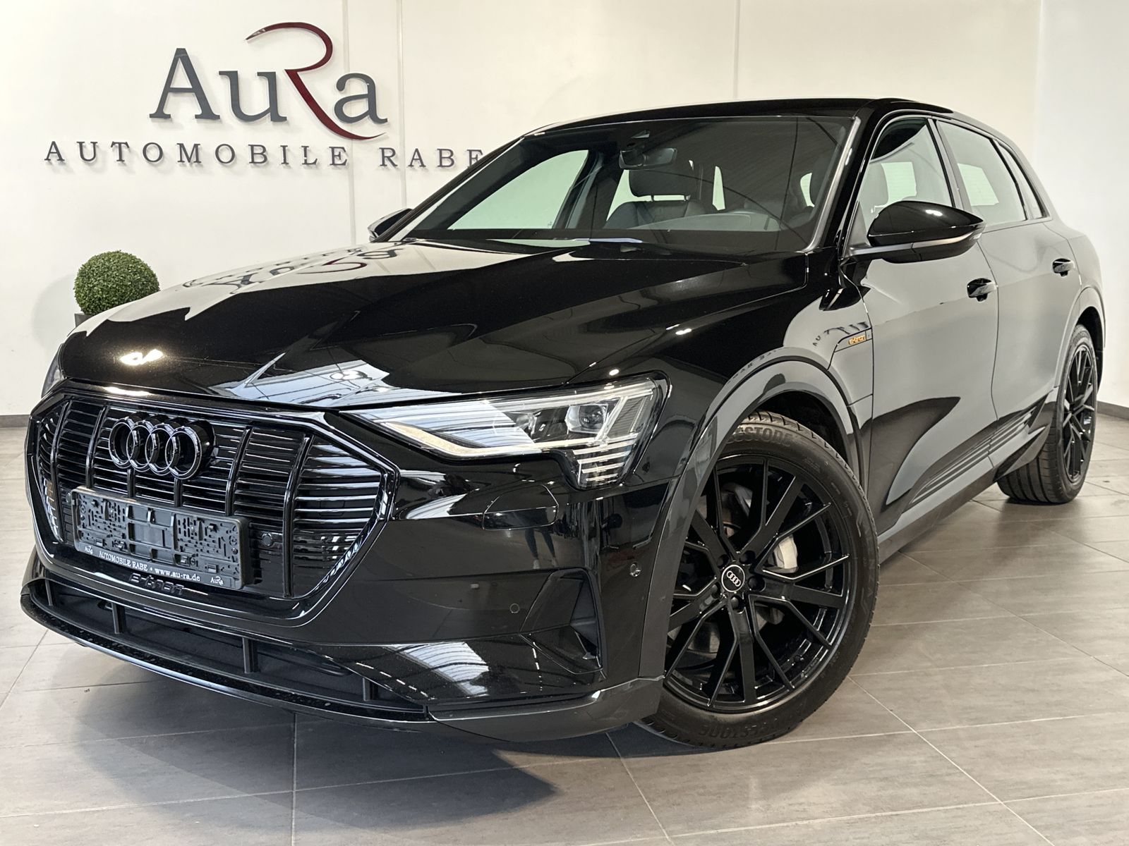 Fahrzeugabbildung Audi e-tron 50 Qu S-Line Black NAV+LED+21ZO+KAMERA+VC