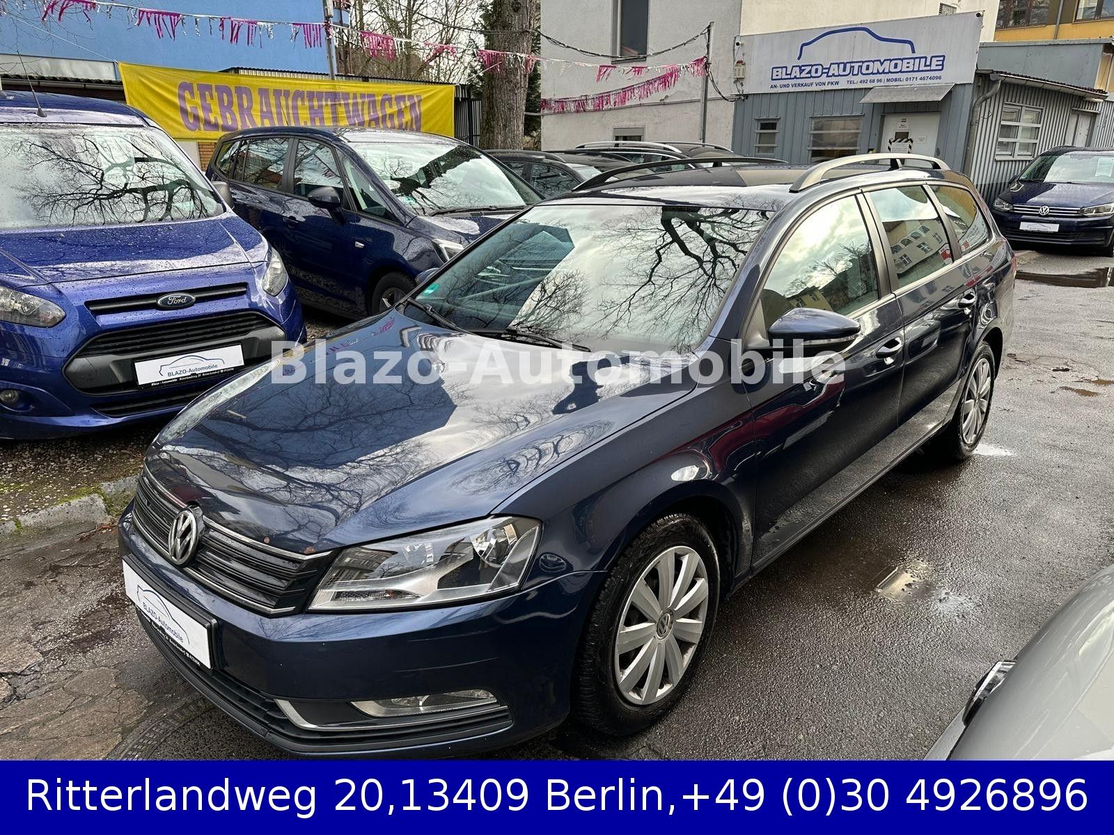 Volkswagen Passat 2012 — rear view