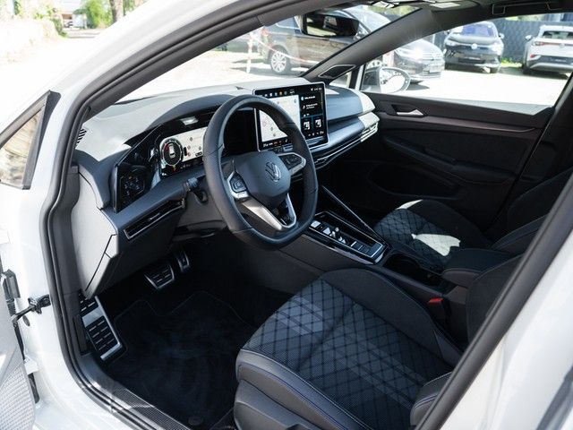 Golf VIII Variant R-Line TSI DSG 4M. Black Style