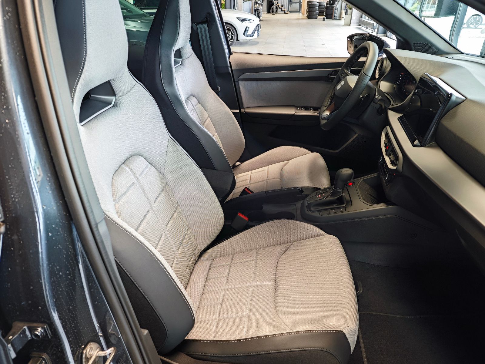 Seat Arona - Bild 4
