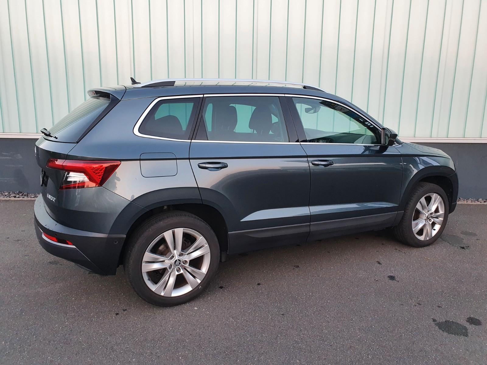 Skoda Karoq Style/LED/Rear View/AHK/1.Hand