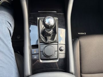 Fahrzeugabbildung Mazda 3 Lim. SKYACTIVE Selection Navi HUD Matrix SHZ