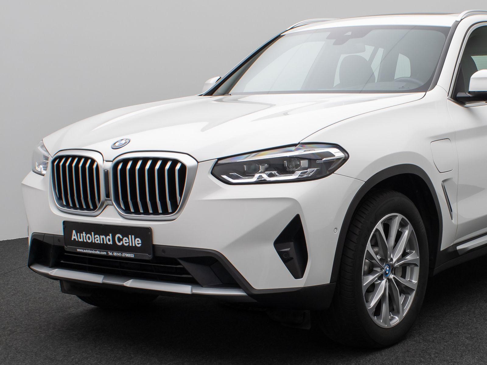 Fahrzeugabbildung BMW X3 xD30e  Panorama Kamera HUD DAB H/K AHK Sport