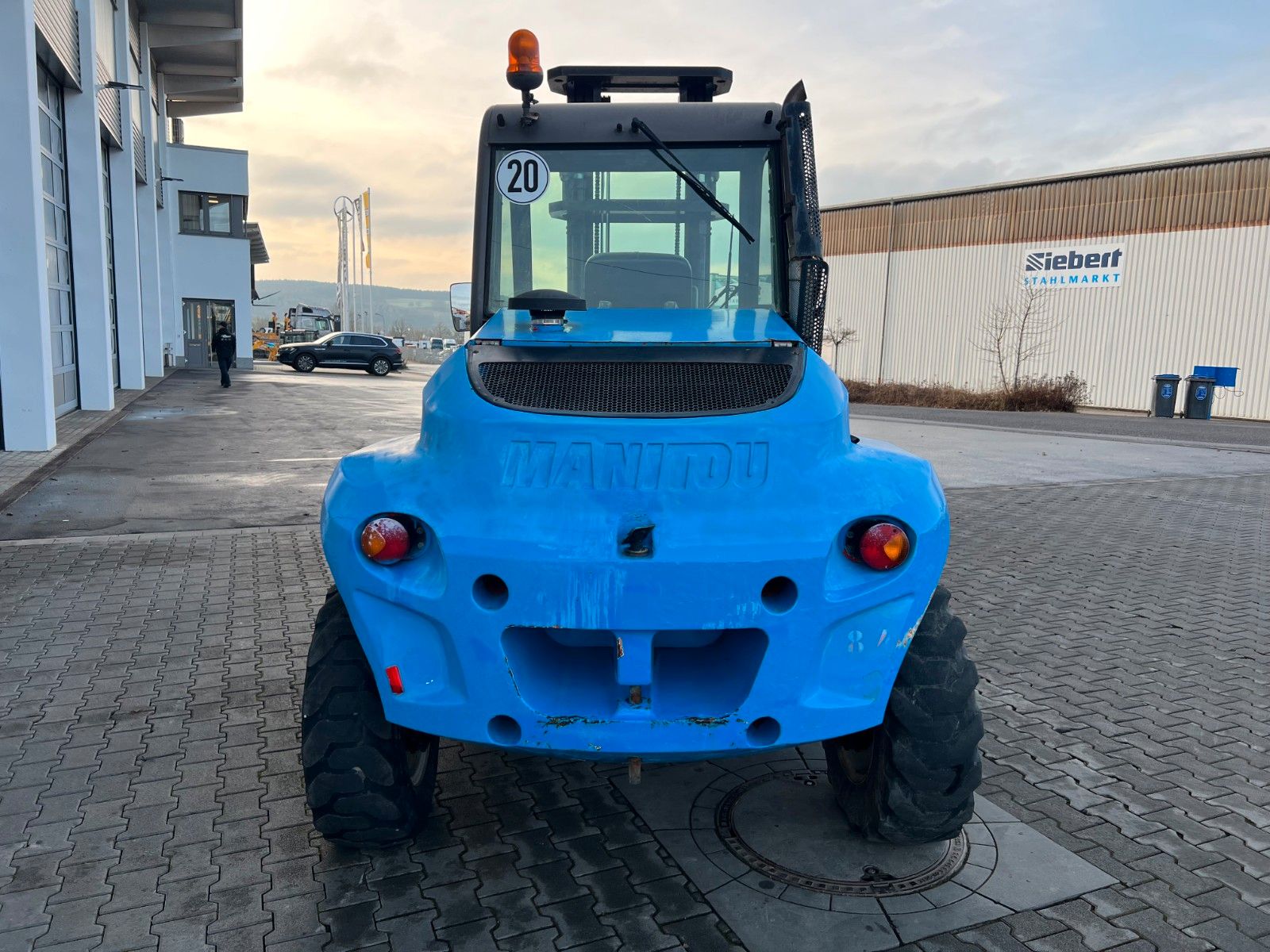 Fahrzeugabbildung Manitou M30-4 / nur: 2.931h / SS / Allrad / 5,3m Hubhöhe