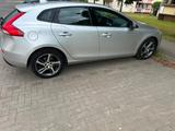 Volvo V40 T2 Geartronic R Design R Design - Volvo V40 Limousine R design mit Benzin-Antrieb
