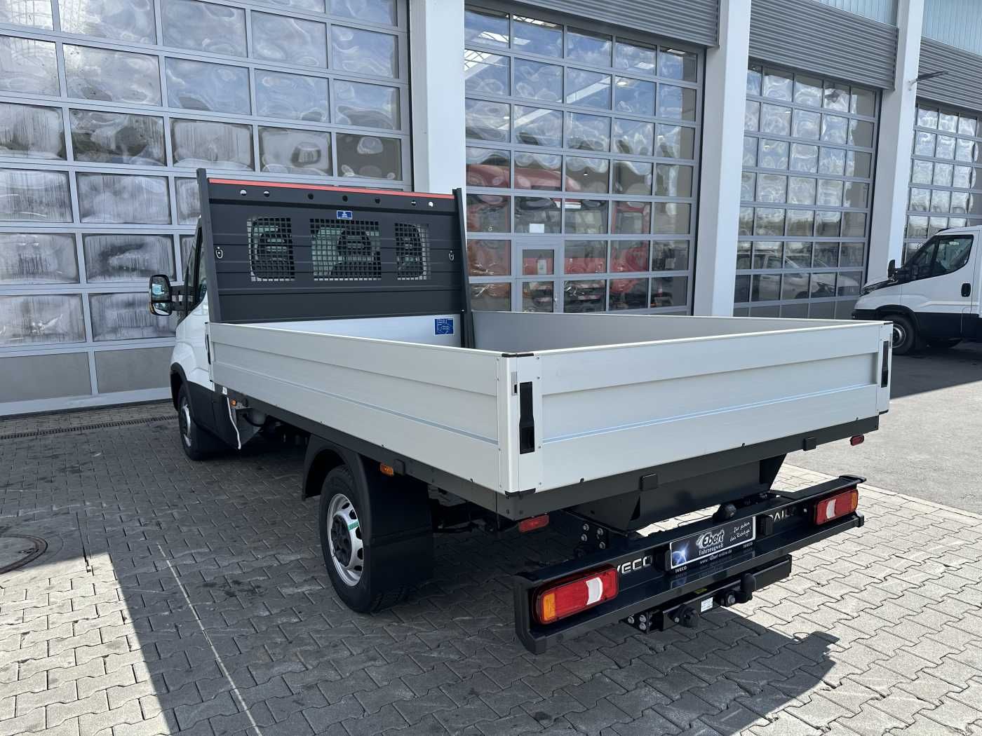 Fahrzeugabbildung Iveco Daily 35S16 A8 Pritsche *R3.450mm*AHK*Automatik*