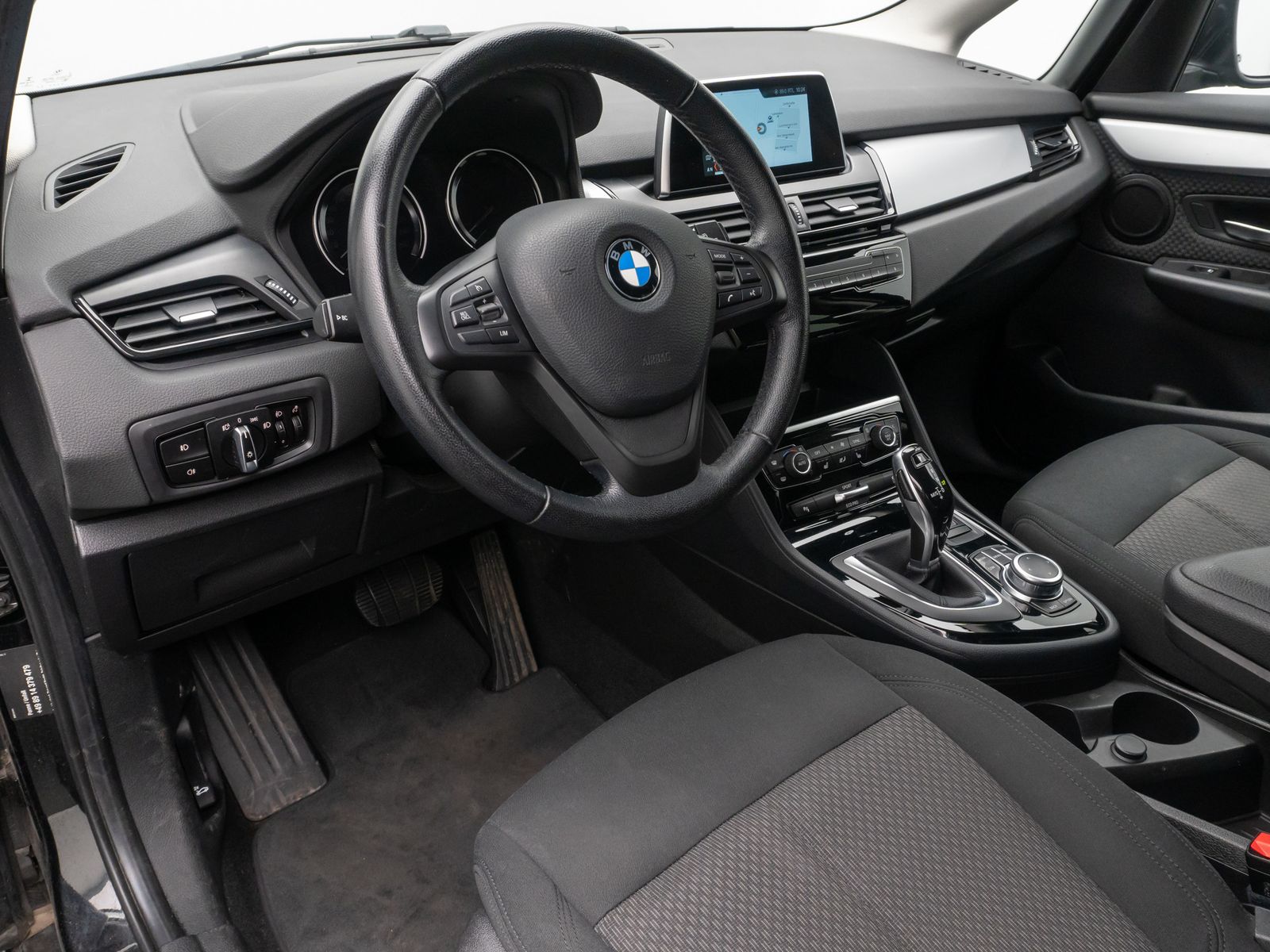 Fahrzeugabbildung BMW 218i Active Tourer LED Navi Kamera ParkAs Komfor