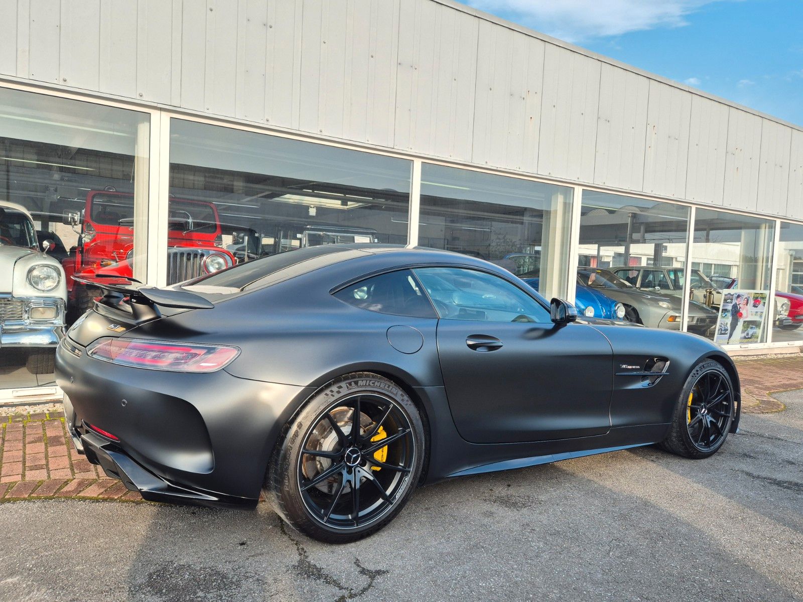 Fahrzeugabbildung Mercedes-Benz AMG GT R Designo Magno/Carbon/Burmester/1A