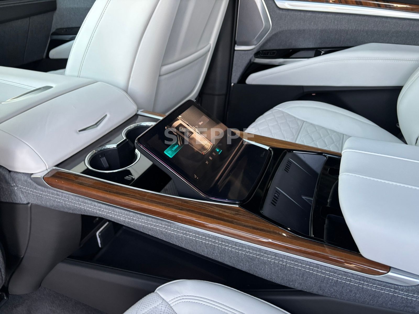 Cadillac Escalade FACELIFT MY26 6.2 V8 Sport Platinum 24"