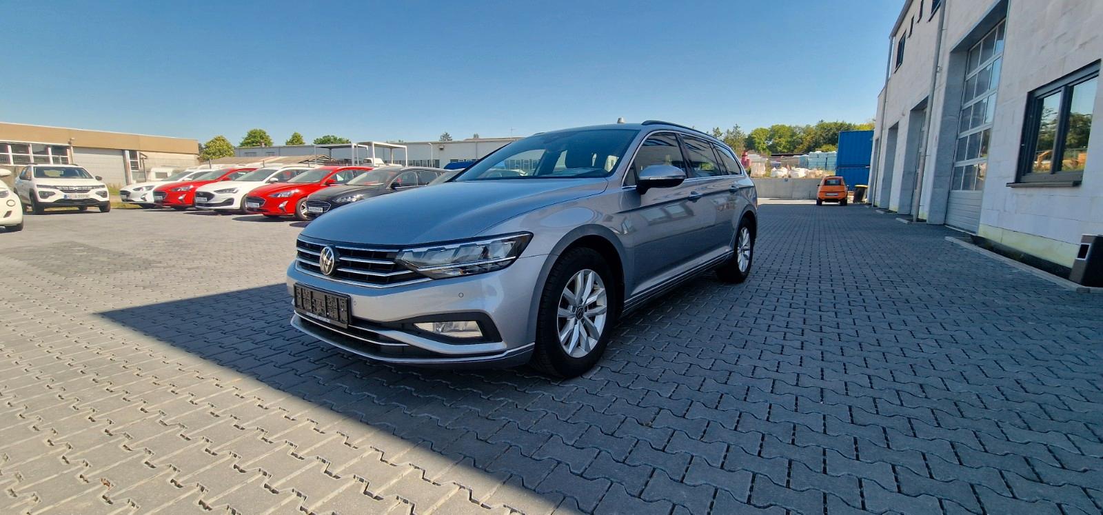 Volkswagen Passat Variant Business AHK schwenkbar