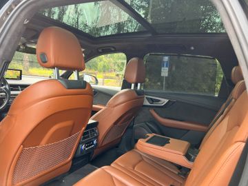 Audi Q7 - 8