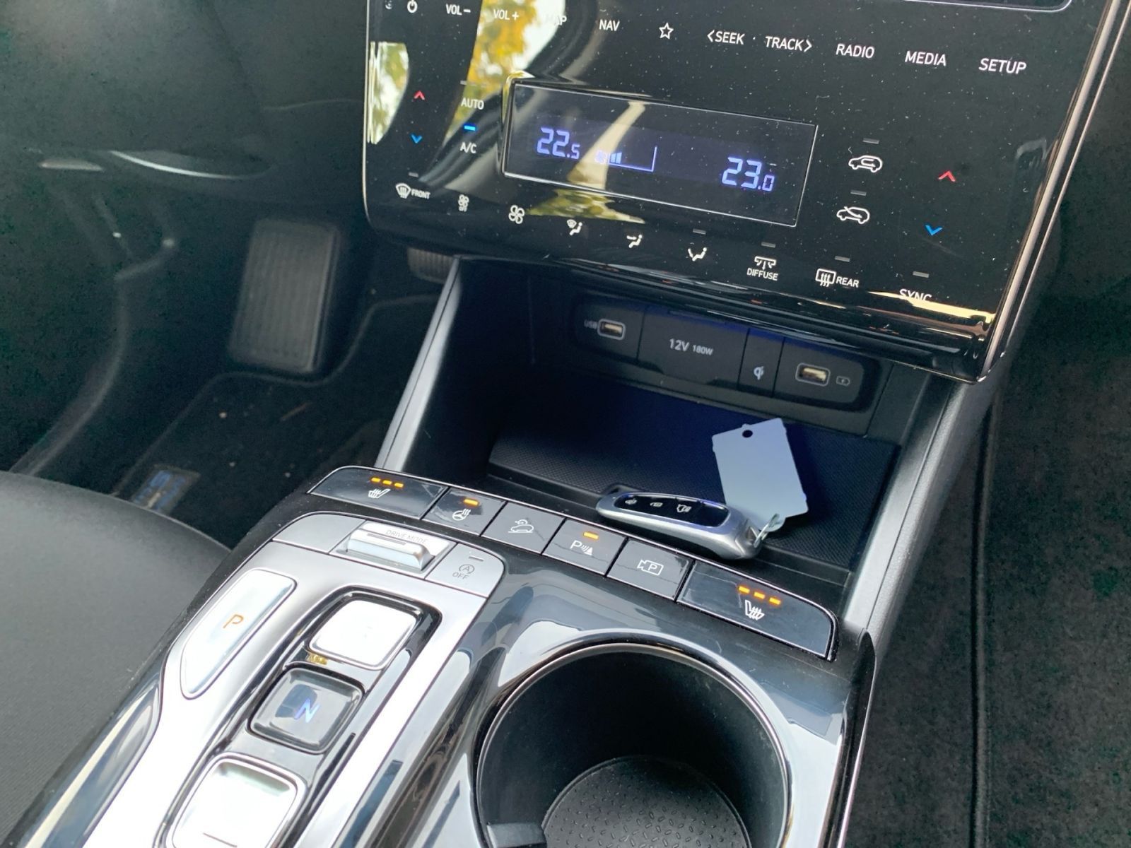 Fahrzeugabbildung Hyundai TUCSON 1.6 T-GDI 7-DCT Trend Mild-Hybrid Navi LE