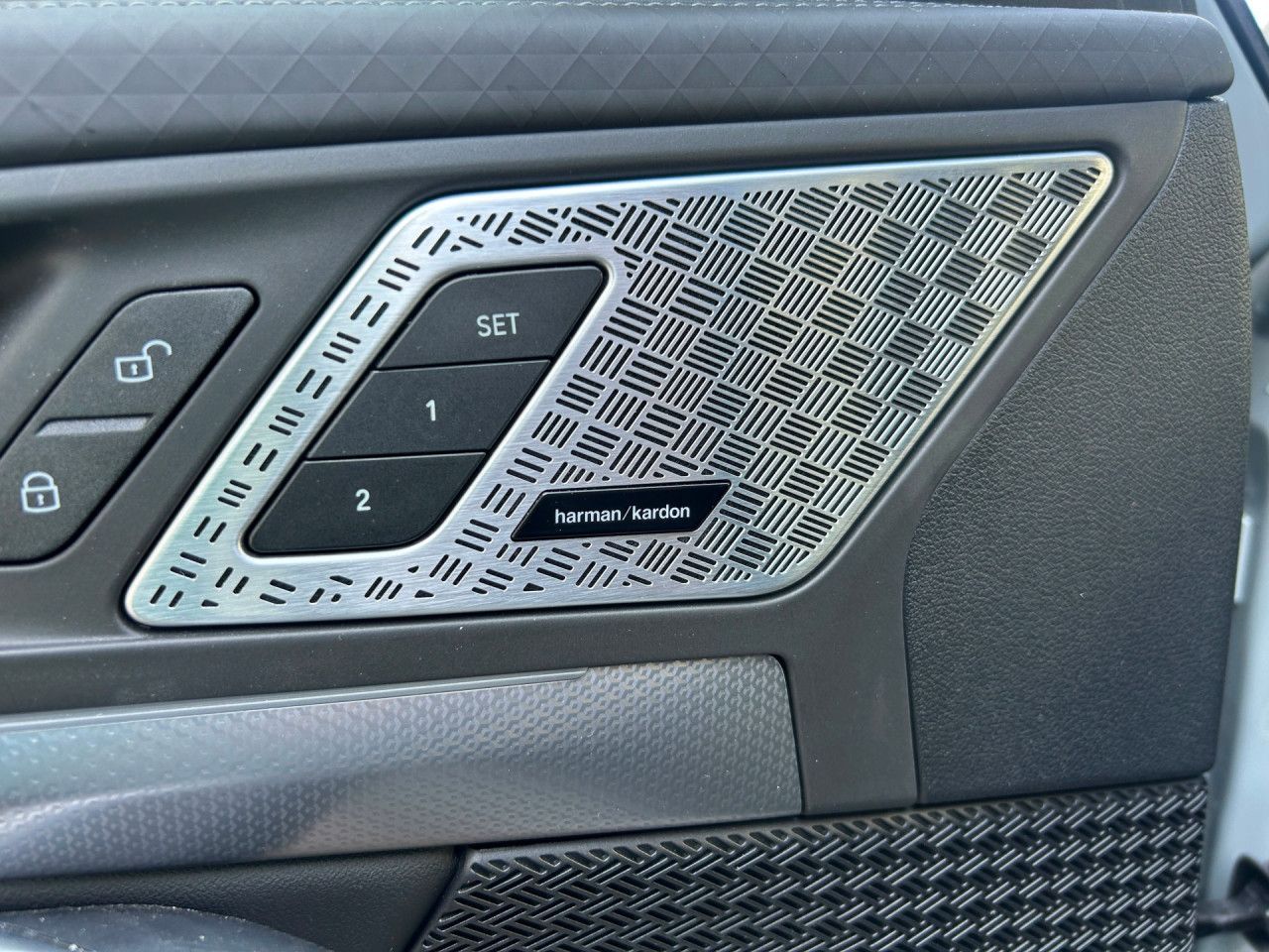 BMW iX2 - Bild 19