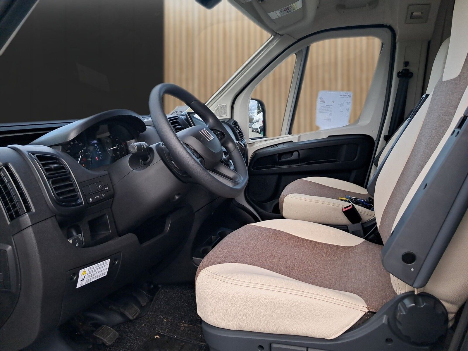 Fahrzeugabbildung Eura Mobil Van V 635 EB