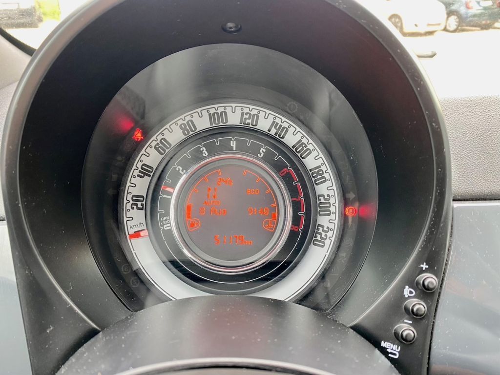 Fahrzeugabbildung Fiat 500 C 1.2 Dualogic Lounge PDC KLIMA ALU CARPLAY