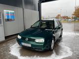 Volkswagen VW Golf IV Variant 2.0 Highline Tüv neu - Volkswagen Golf aus 2000: Kombi