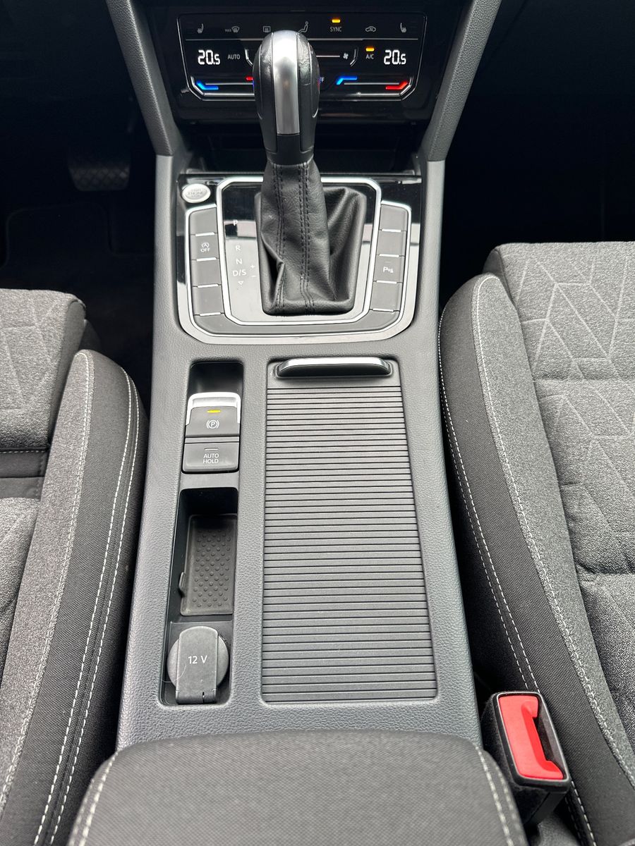 Fahrzeugabbildung Volkswagen Passat Variant 2.0 TDI DSG Business NAV+LED+AHK