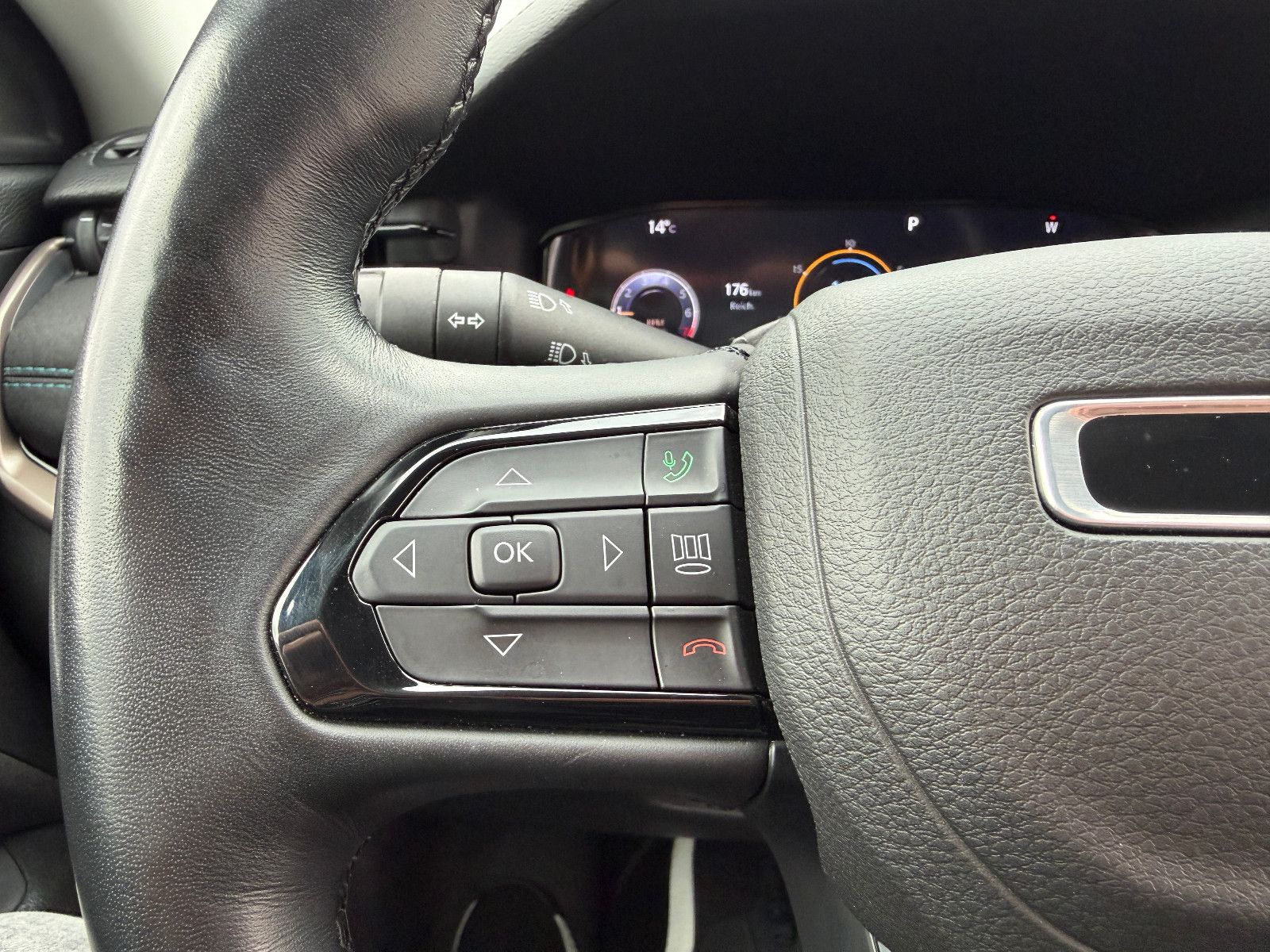 Fahrzeugabbildung Jeep Compass Upland/ALIPINE-SOUND/360°KAM/CARPLAY