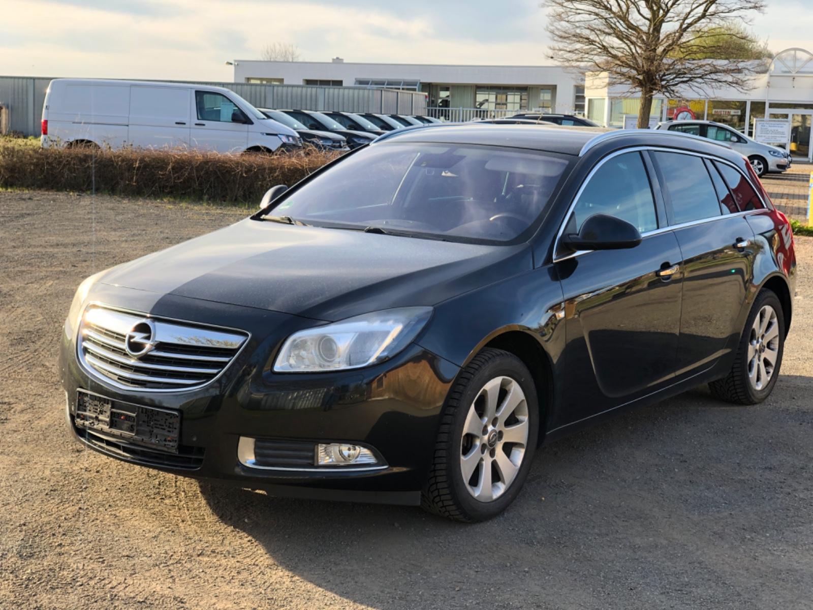 Opel Insignia 2012 — interior
