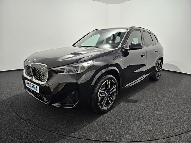 BMW iX1 xDrive30 M Sport HUD AHK Lenkradheizung