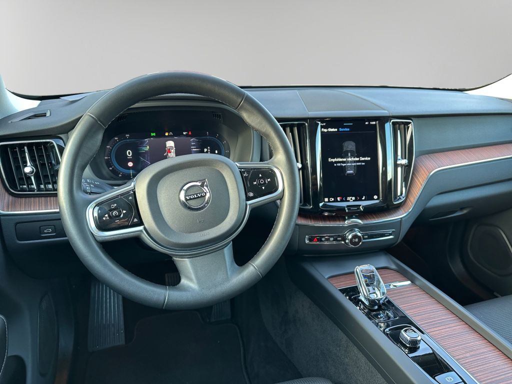 VOLVO XC60 B4 D Plus Bright,Fahreras.,Nappa,AHK,STHZ. VOLVO XC60 B4 D Plus Bright,Fahreras.,Nappa,AHK,STHZ.