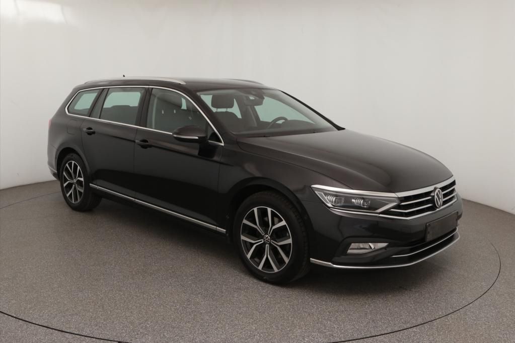 Volkswagen Passat Variant Elegance 1.5 TSI RFK*PDC*Tempo*SH