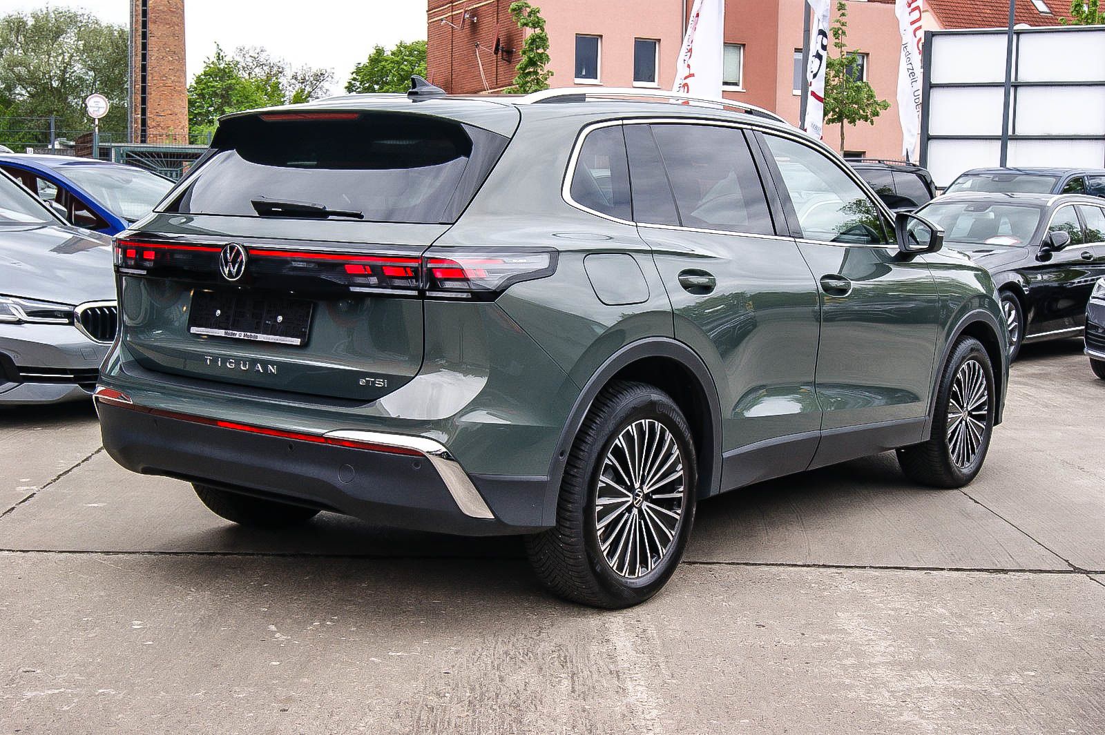 Fahrzeugabbildung Volkswagen Tiguan 1.5 eTSI 110 kW Elegance ANHZV CIPRESSINO