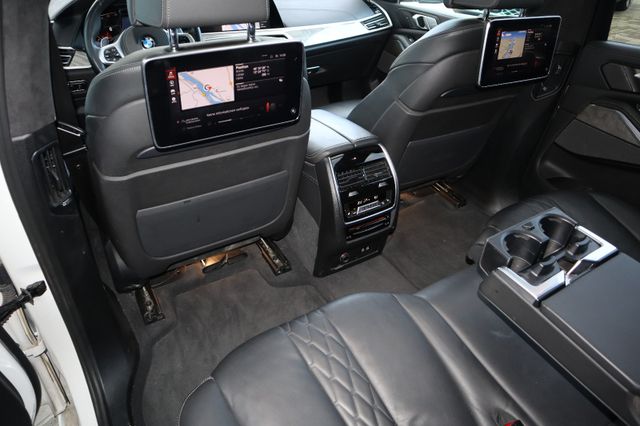 BMW X7 40d M-SPORTPAKET/INDIVIDUAL/REAR SEAT E./VOLL