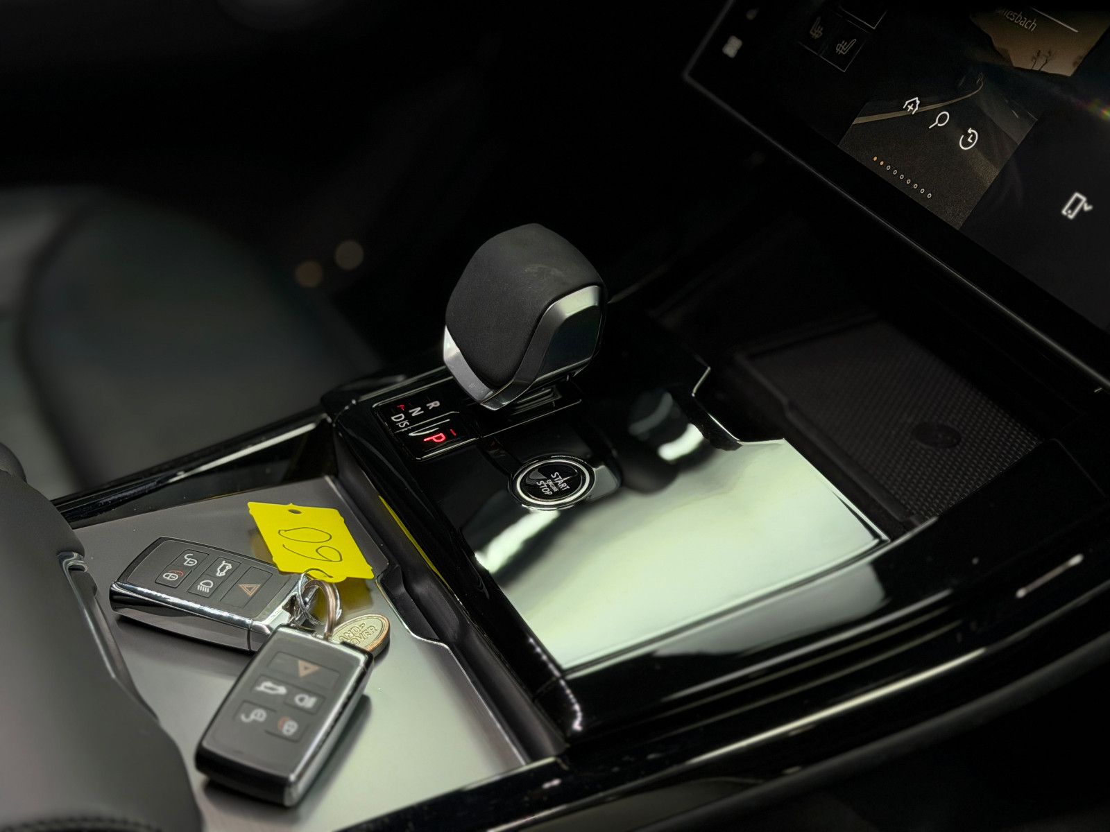 Fahrzeugabbildung Land Rover Range Rover Sport S Hybrid |MERIDIAN|360°|LUFT