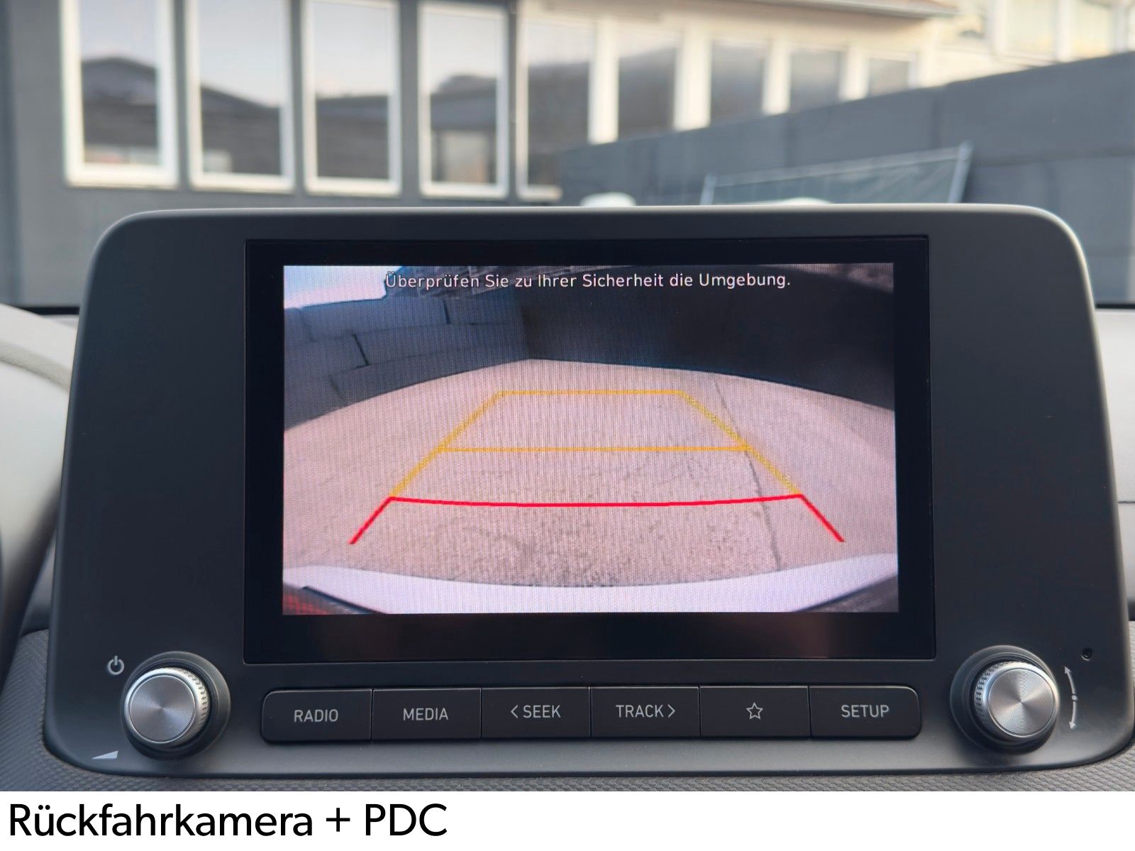 Fahrzeugabbildung Hyundai KONA E Select LKA ACC PDC SHZ LHZ Navi CarPlay