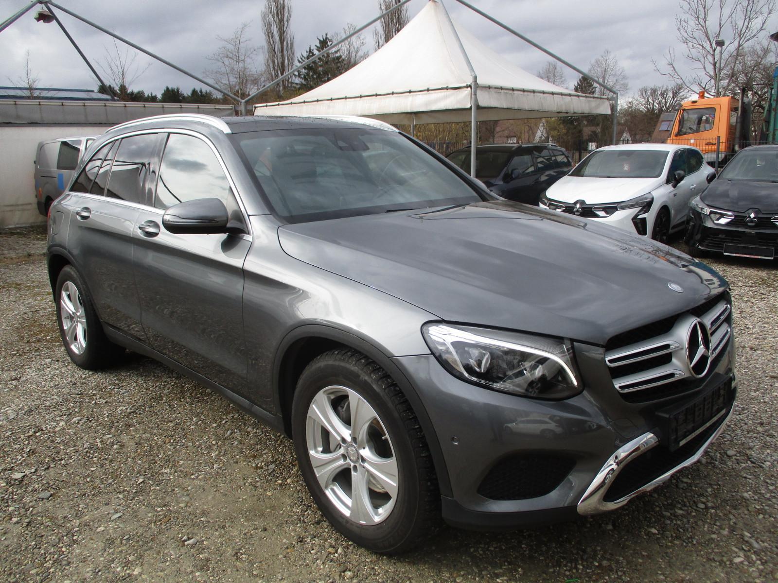 Mercedes-Benz GLC 220 d  AMG 4Matic Navi Pano LED Parktronik