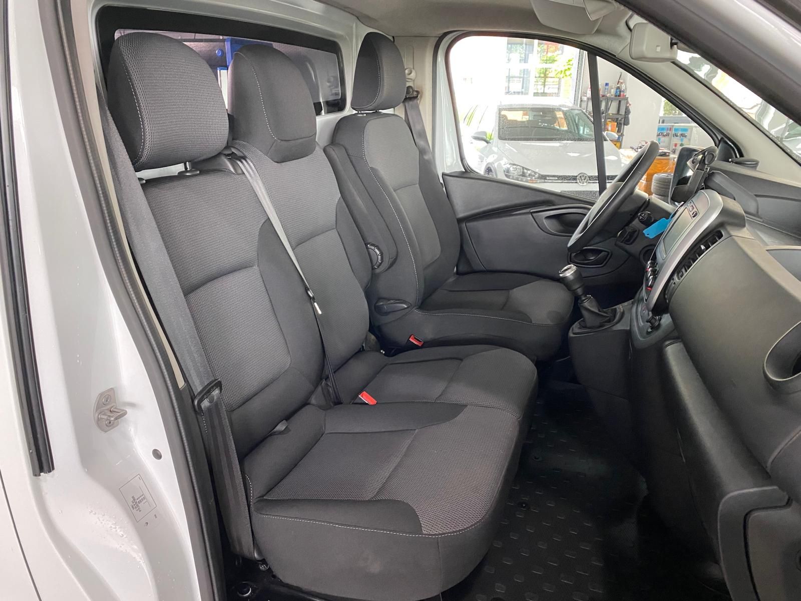 Fahrzeugabbildung Renault Trafic L2H1 2.0 dCi 145/Navi/Klima/AHK/STHZG/