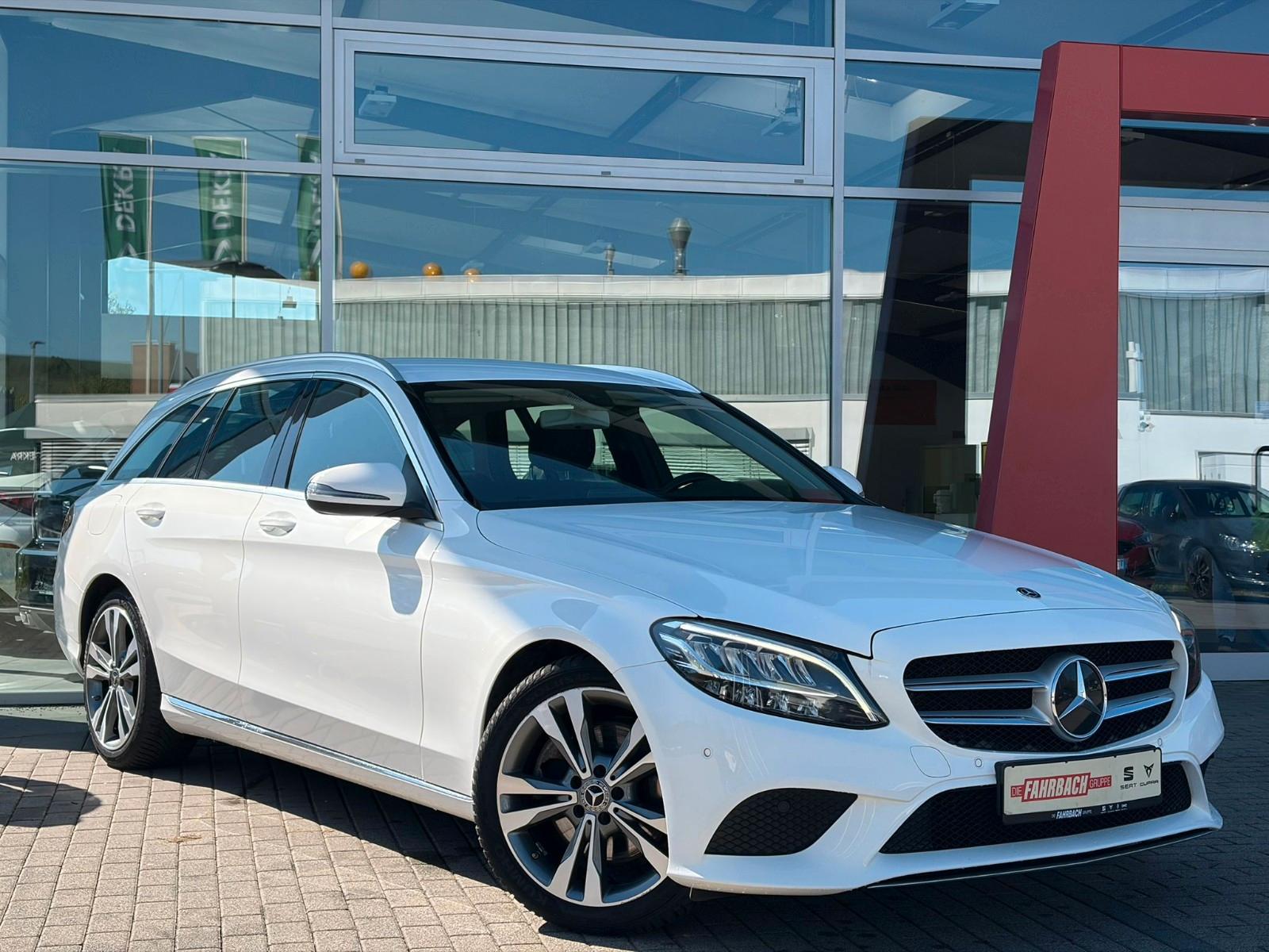 Mercedes-Benz C 300 T-Modell Avantgarde LED KAMERA PDC V+H