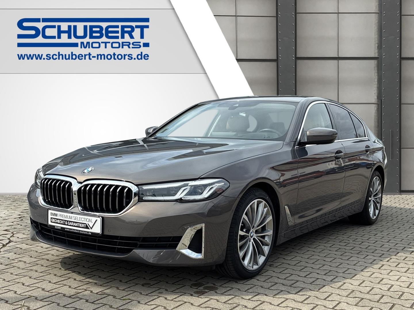 BMW 530 i xDrive HUD STANDHZG AHK LENKRDHZG SH V+H