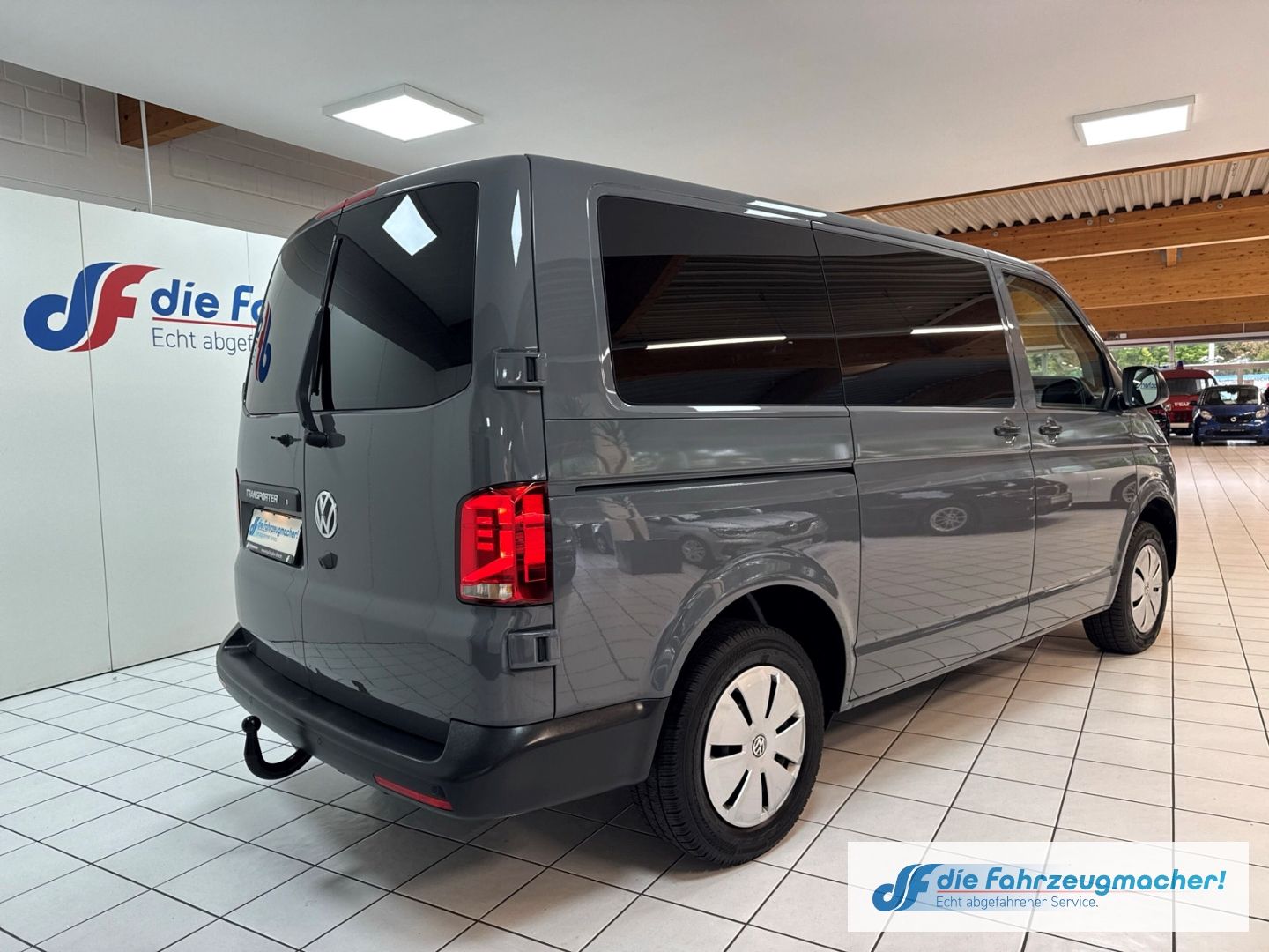 Fahrzeugabbildung Volkswagen Transporter T6.1 Kombi 2.0 TDI 9.Si. AHK DAB Kam