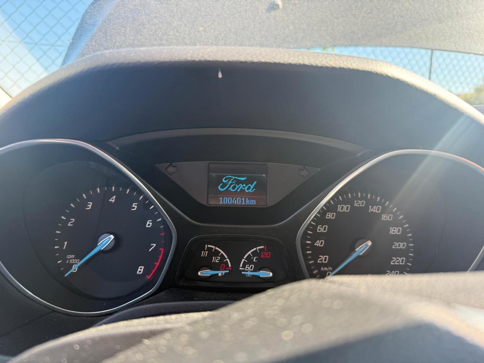 Ford Focus 2014 — photo 17