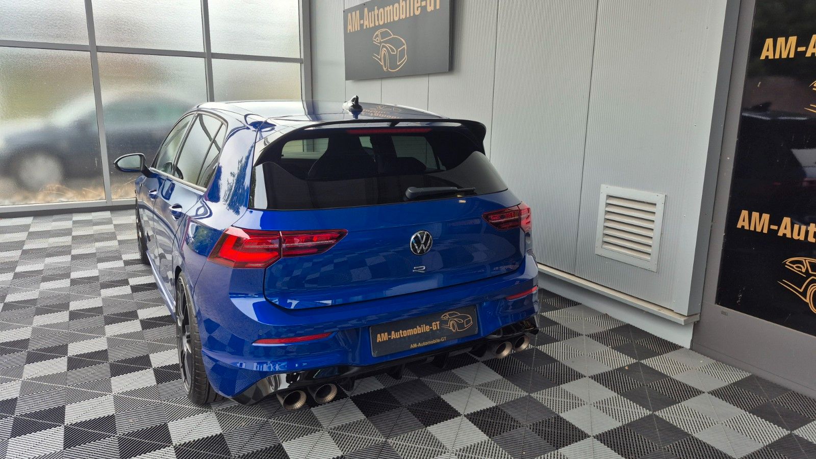 Volkswagen Golf VIII Lim. R 4Motion 1.HAND NAVI AKRAPOVIC foto 5