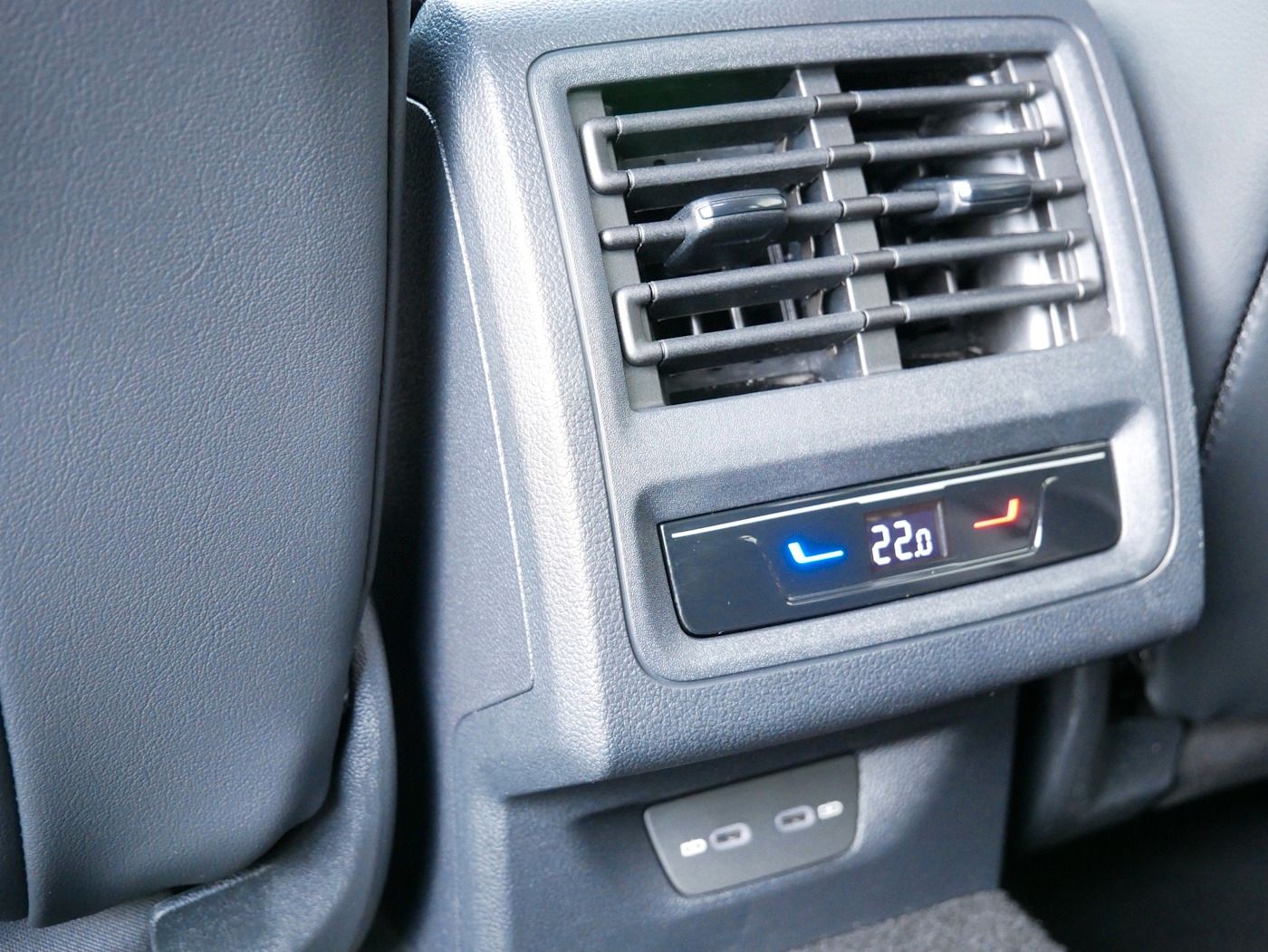 Fahrzeugabbildung Volkswagen Golf -VIII Variant 1.5 Style NEU46T DSG Matrix
