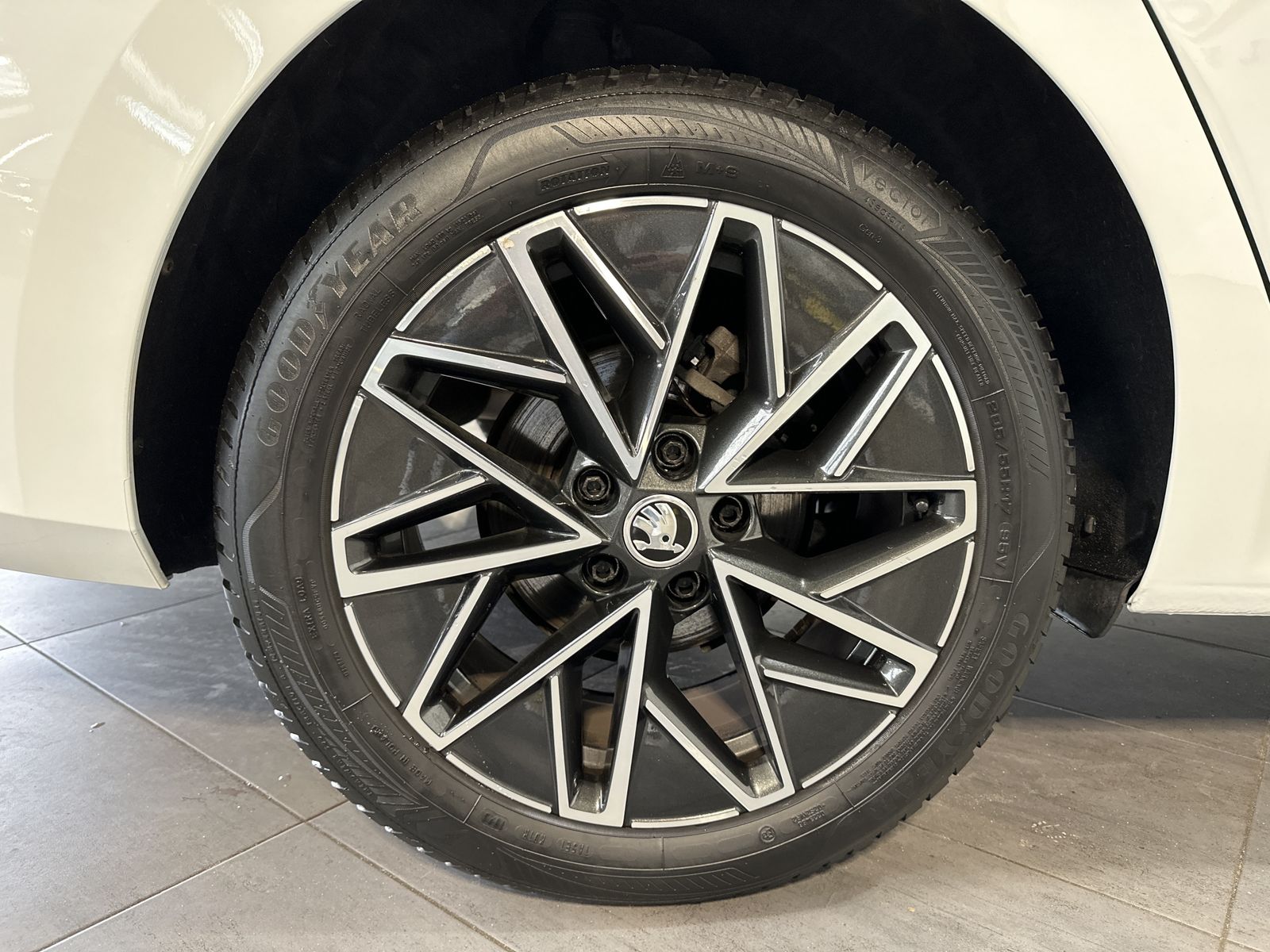Fahrzeugabbildung SKODA Octavia 2.0 TDI DSG Ambition NAV+LED+VCOCK+STDHZ