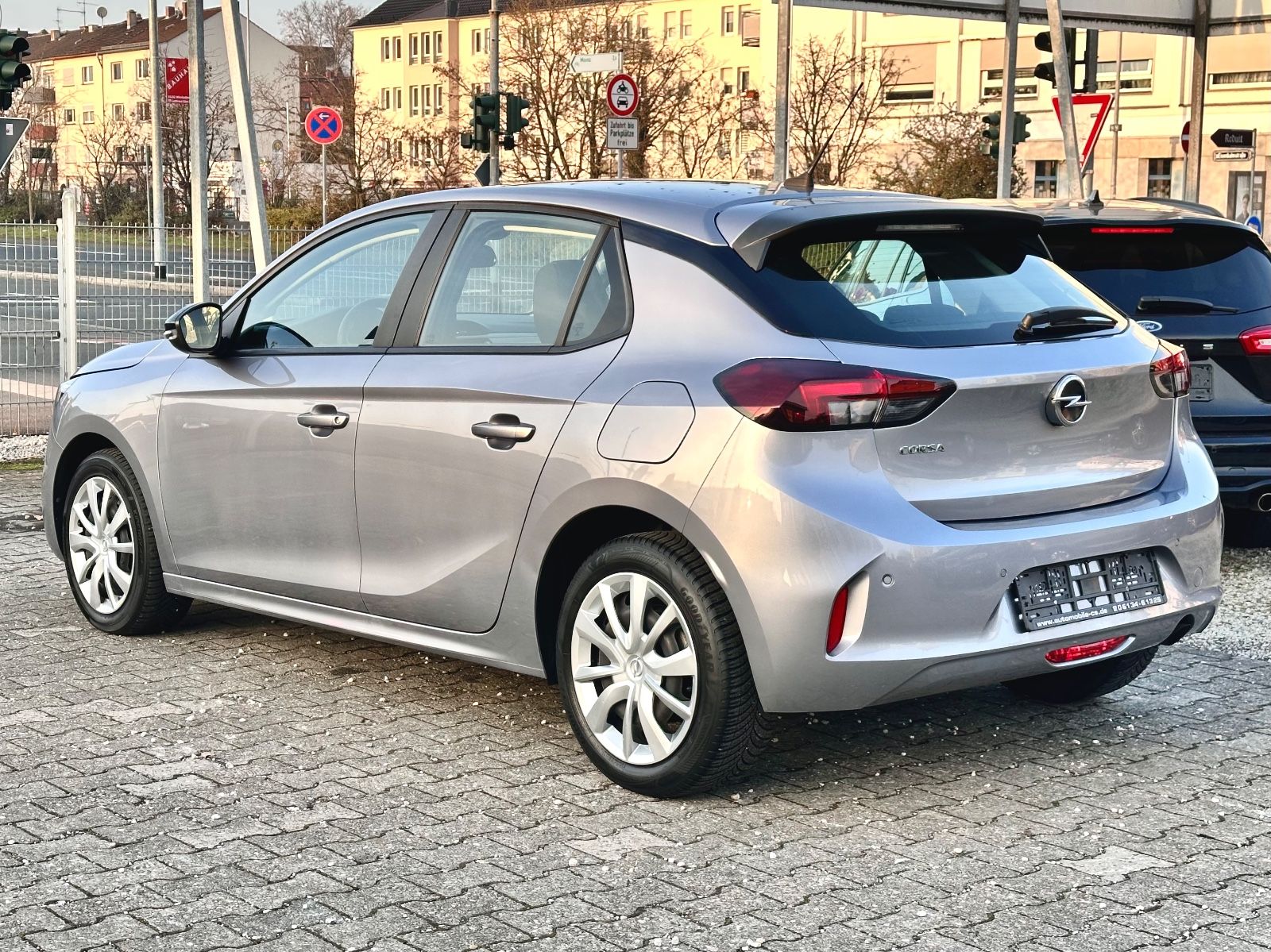 Fahrzeugabbildung Opel CORSA F EDITION*NAVI+PDC+1.HAND*