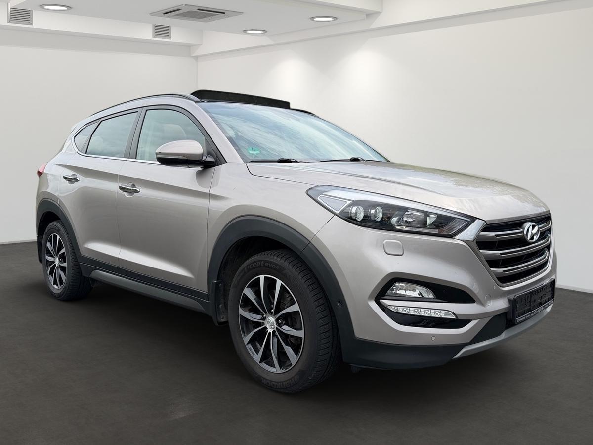 Hyundai Tucson Style 4WD Pano AHK RFK PDC