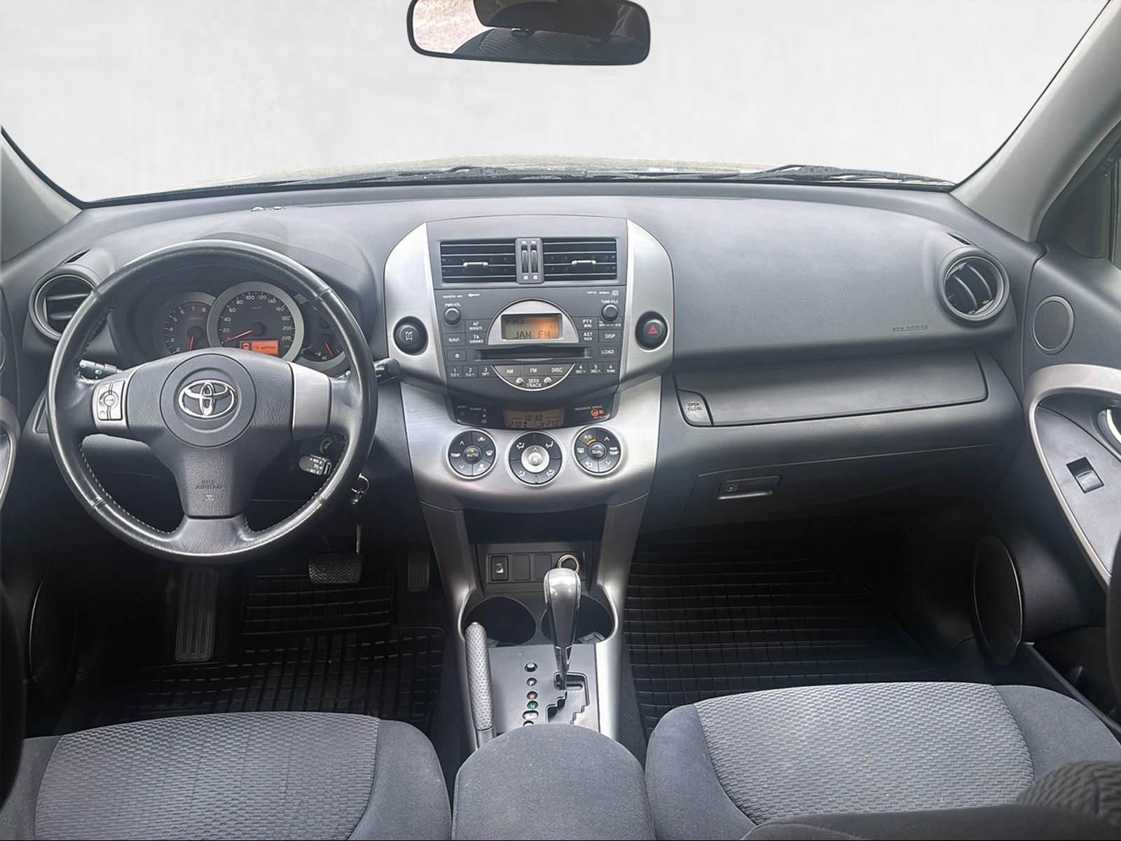 Toyota RAV 4 2.0 VVT-i 152ch - BVA - 4x4 - Climatisation automatique
