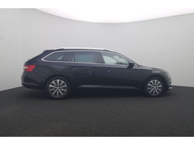 Fahrzeugabbildung SKODA Superb Combi Ambition LED ACC Navi DSG