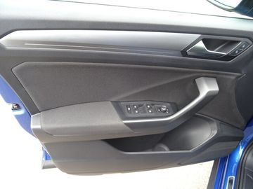 Volkswagen T-Roc - 9