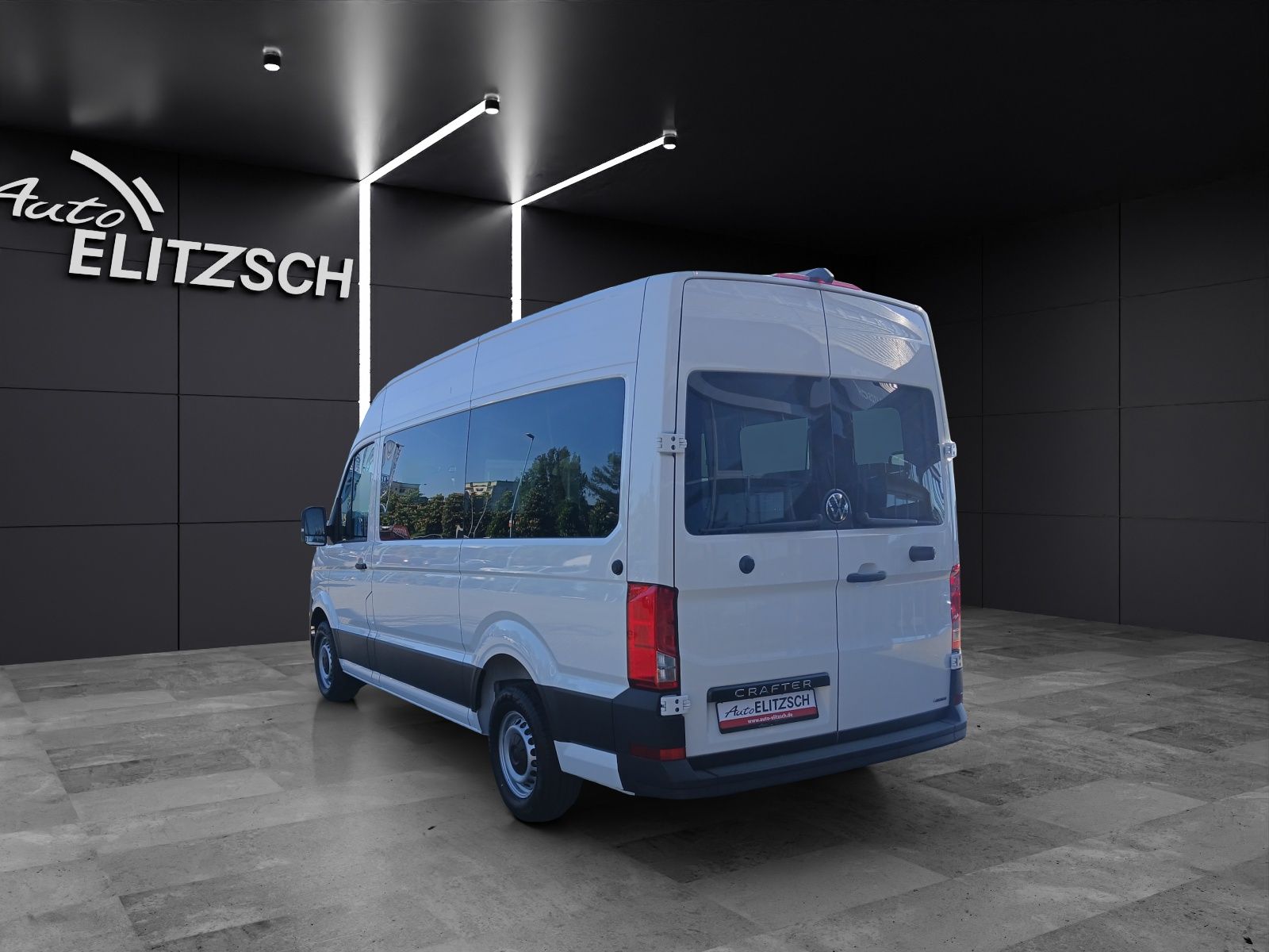 Fahrzeugabbildung Volkswagen Crafter Kasten TDI 130 kW MR 4 MOTION TLED RearV